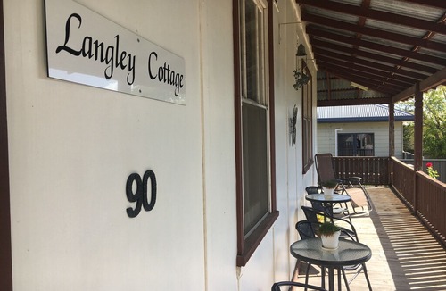 Coonabarabran House | Langley Cottage Queen Room
