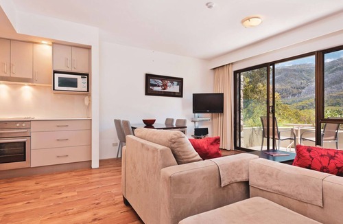 Thredbo Apartment | Lantern 09- Deluxe Apartment nestled in the Snowy Mountains.