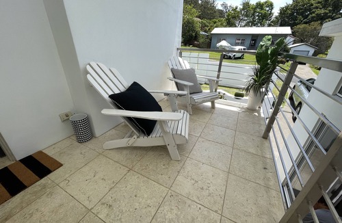 Coffs Harbour House | Large 6 room 4 bath 13 person centrally located Coffs home very comfortable