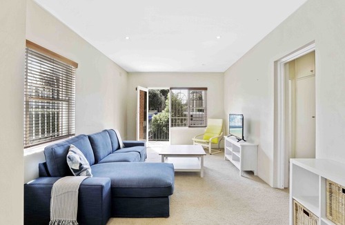 South Coogee House | ⚡Large Coogee Beach 2 Bedroom retreat - w/Parking⚡