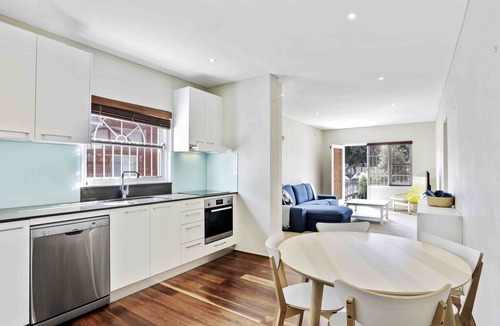 South Coogee House | ⚡Large Coogee Beach 2 Bedroom retreat - w/Parking⚡