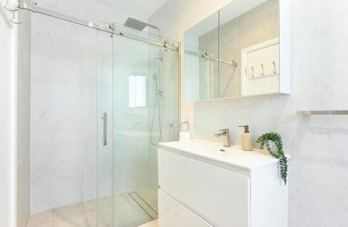 Riverwood House | Large Family Friendly House Central Riverwood Stay