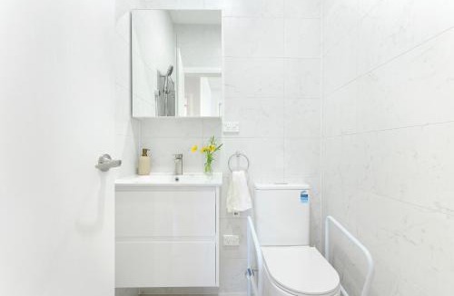 Riverwood House | Large Family Friendly House Central Riverwood Stay