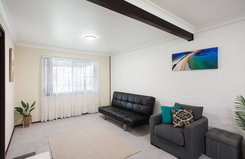 Warilla House | Large Family Home @ Warilla Beach