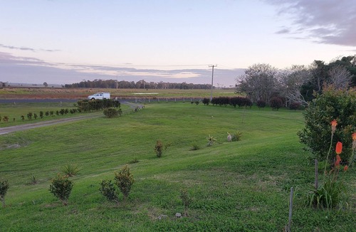 Jerseyville House | large house right on the macleay river and 5mins to the beach,shops,club and pub