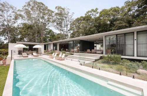 Doonan House | Latitude 156 - Elevated Luxury Overlooking the Greens