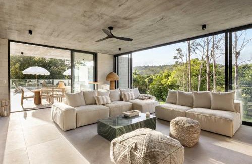 Doonan House | Latitude 156 - Elevated Luxury Overlooking the Greens