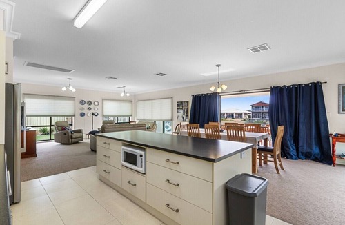 Wallaroo House | Latitude 39 - Luxury Home on the Wallaroo Marina