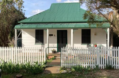 Sofala House | Lavender Cottage