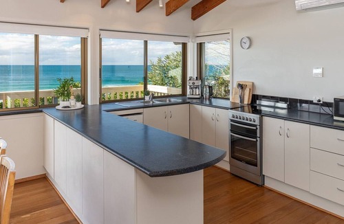 Blueys Beach Apartment | Lawsons at Blueys - Pacific Palms Holidays