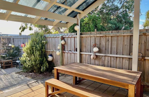 Waterhouse Villa | Lazy Sails Starboard - Pets welcome outside, WiFi
