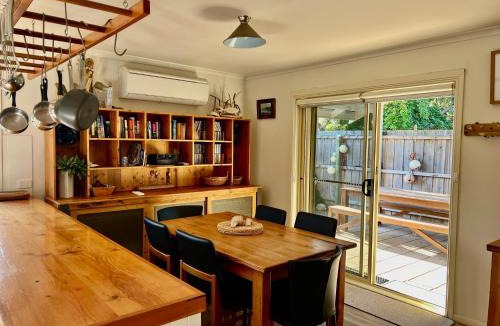 Waterhouse Villa | Lazy Sails Starboard - Pets welcome inside WiFi