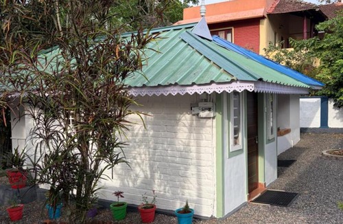 Kumily House | LES COTTAGES de Suryatrips Homely Stay