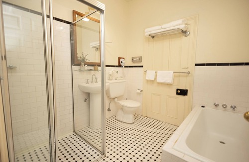 Leura House | Leura House
