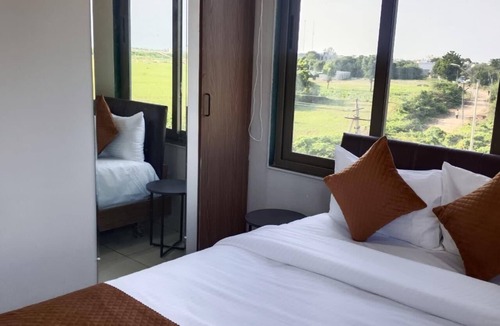 Sanand Hotel | Lexora Hotel