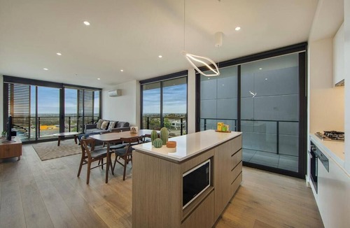 Doncaster Apartment | Light-filled 2-Bed + Study Apartment. Free Secure Parking!