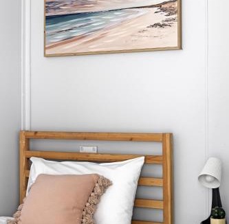 Peakhurst House | Light & Simple Single Room in Courtyard - Peakhurst Area - Shared Bathroom