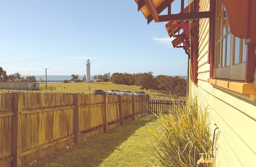 Yamba House | Lighthouse Cottage Pilot Hill