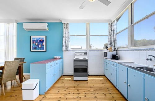 Goolwa Beach House | Lil Blue Surf Shack—A Playful Coastal Hideaway