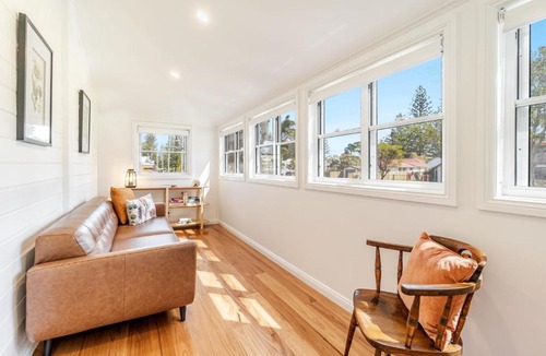Yamba House | Lime Tree Cottage - Pet Friendly Paradise - Holiday Yamba