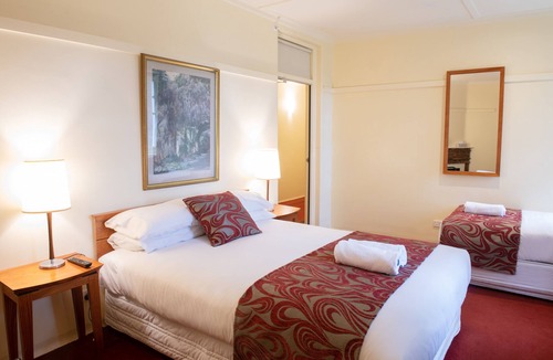 Beechworth Hotel | Linaker Art Deco Motel