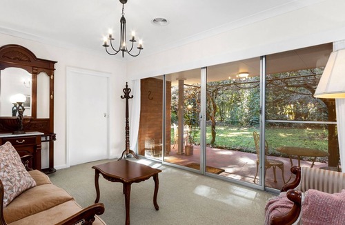 Mount Wilson House | LINDEN -SPECIALS ON NOW !