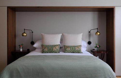 Kelso Hotel | Littlebourne Guest House