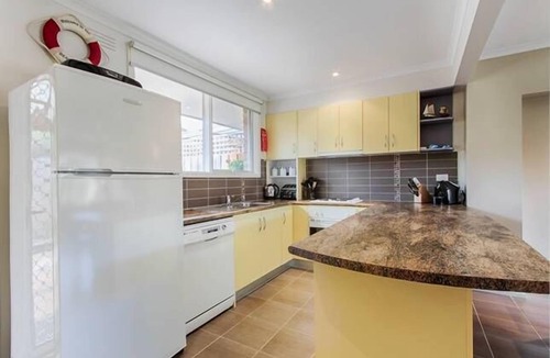 Rye Villa | Location Location Rye - (Beachfront accommodation)