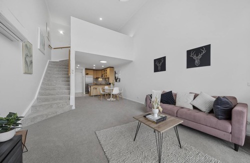 City East Apartment | Loft-Style CBD 1-Bed with Rooftop Terrace & BBQ