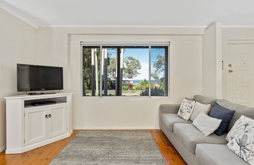 St. Georges Basin House | Loralyn Escape -Water and sunset views