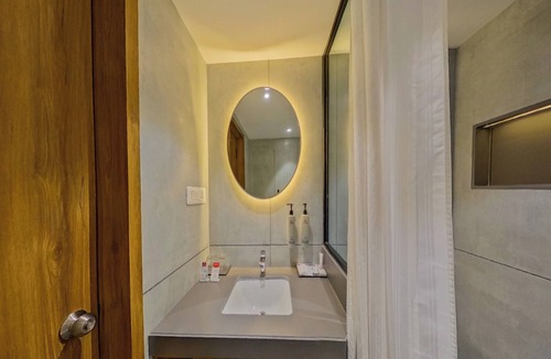 Sayajiganj Hotel | Lords Inn Vadodara