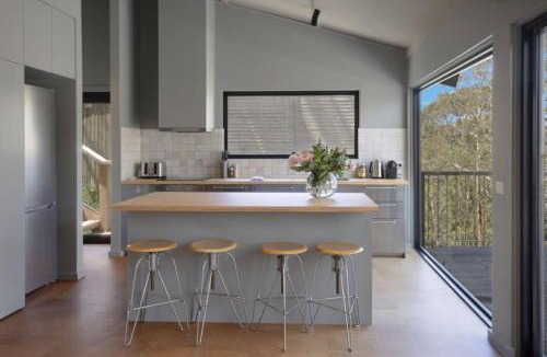 Lorne House | Lorne Tree Top Escape