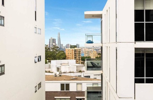 St. Leonards Apartment | Lovely 1 Bedroom Flat in Heart of Crows Nest