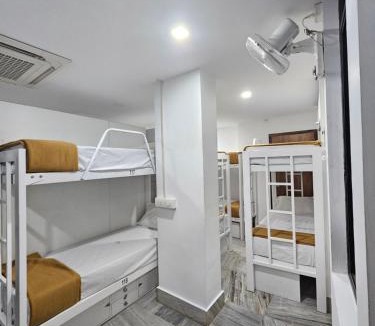 Kozhikode Hotel | Lowfare Dormitory