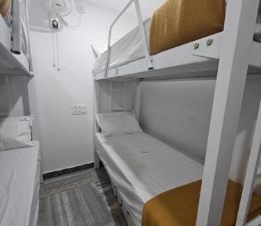 Kozhikode Hotel | Lowfare Dormitory
