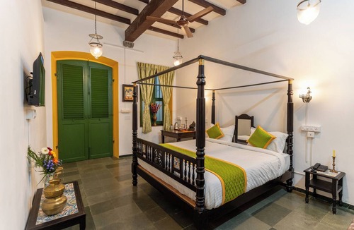 White Town Hotel | Luigi Villa