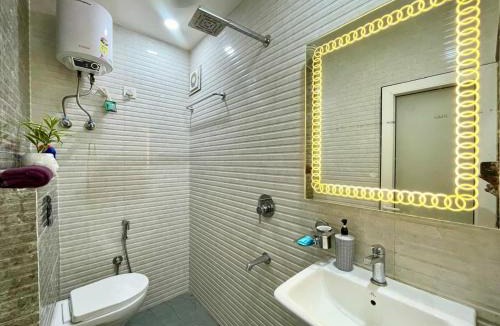 New Delhi Apartment | Lux Studioz