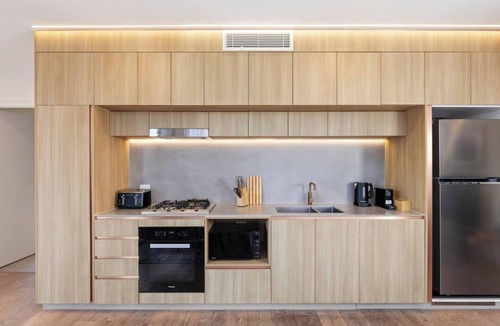 Kangaroo Point Apartment | Lux Style Spacious 2 Bed Apt, Pool , Parking