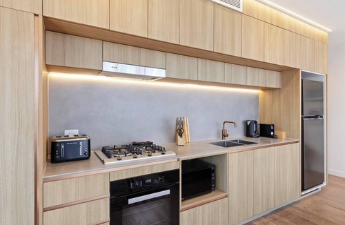 Kangaroo Point Apartment | Lux Style Spacious 2 Bed Apt, Pool , Parking
