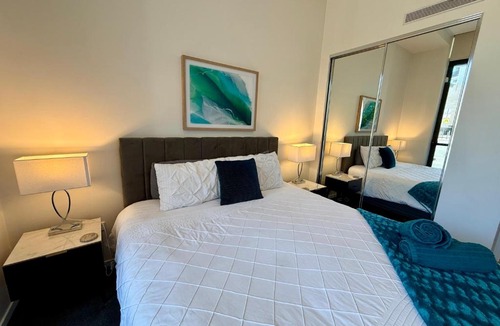 Kingston Apartment | Luxe 2BR Executive Apartment Kingston Pool Parking WiFi BBQ Wine