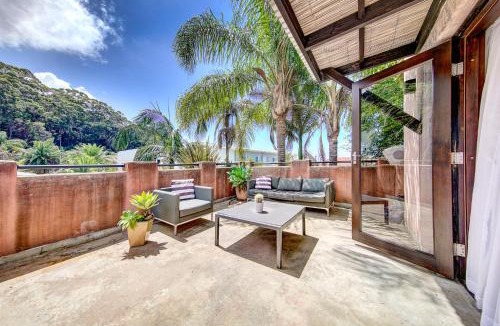 Thirroul House | Luxe Thirroul Home, Pool Spa Home Theatre