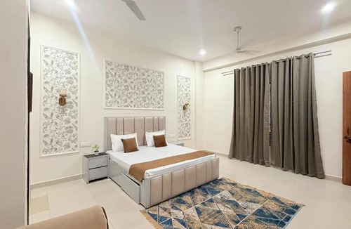 Ghaziabad Villa | Luxe Villa