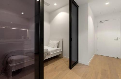 Brisbane Central Business District Apartment | Luxurious 2BR Apt w River View