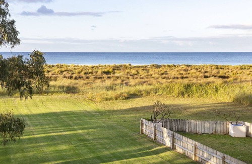 Marybrook House | LUXURIOUS & INVITING TWO STOREY HOME WITH COMFORTABLY CASUAL COASTAL VIBE