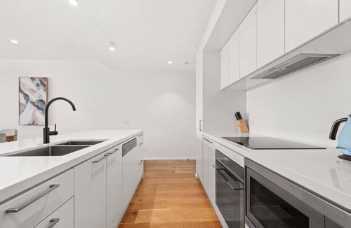 Kingston Apartment | Luxurious Waterfront Unit with Breathtaking Views
