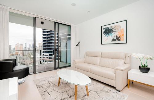 Broadbeach Apartment | Luxury 2BR Broadbeach Stay - Pet Friendly