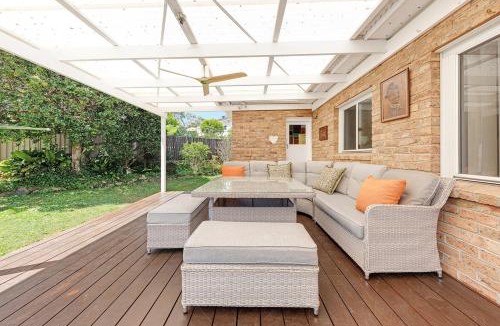 Caringbah South House | Luxury 3 bedroom 2 bathroom full home with easy access near Cronulla