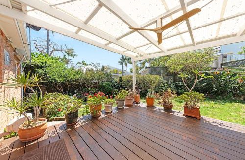 Caringbah South House | Luxury 3 bedroom 2 bathroom full home with easy access near Cronulla
