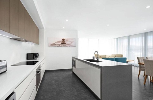 Caves Beach Apartment | Luxury Apartment Caves Beach 4 Bed WiFi & Parking