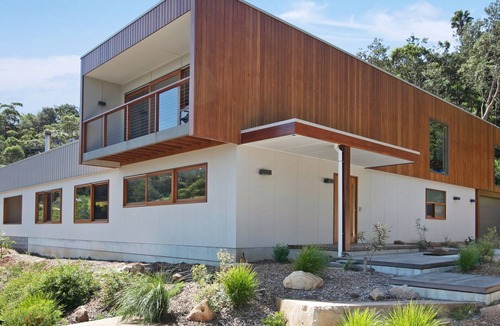 North Avoca House | Luxury beach home, suits families,with heated pool,spa,toys,trampoline